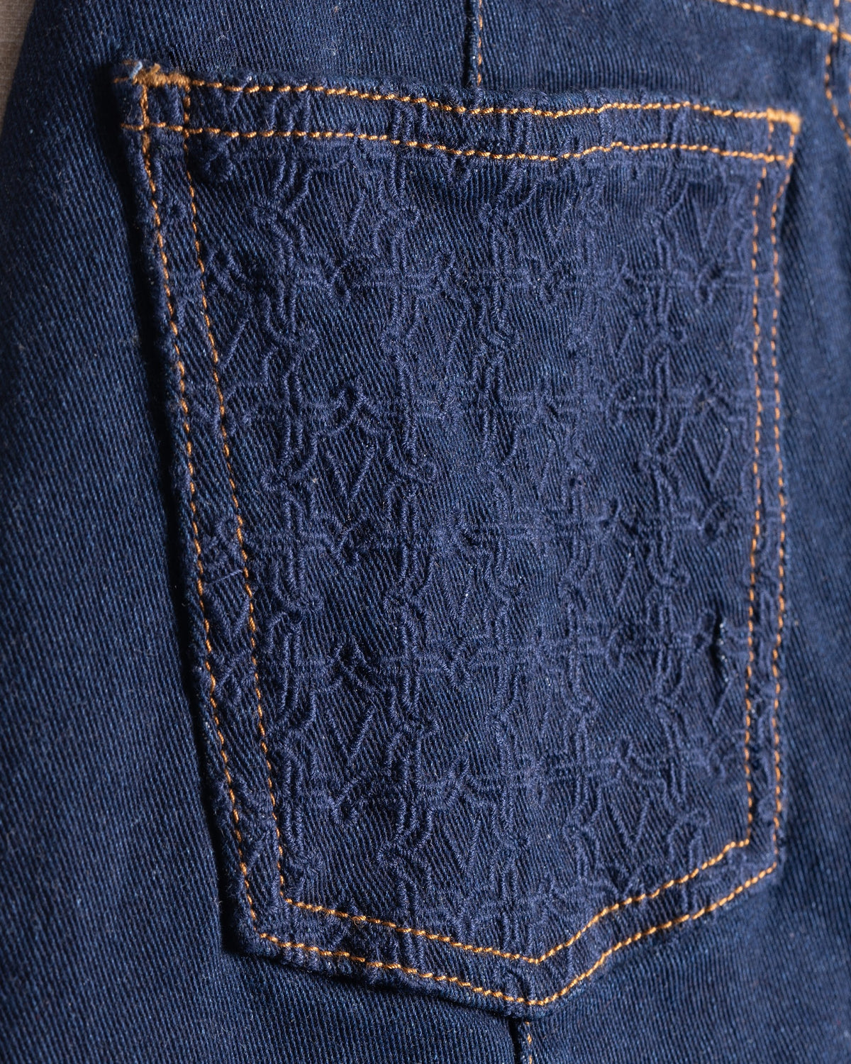 PATTERN EMBROIDERED DENIM