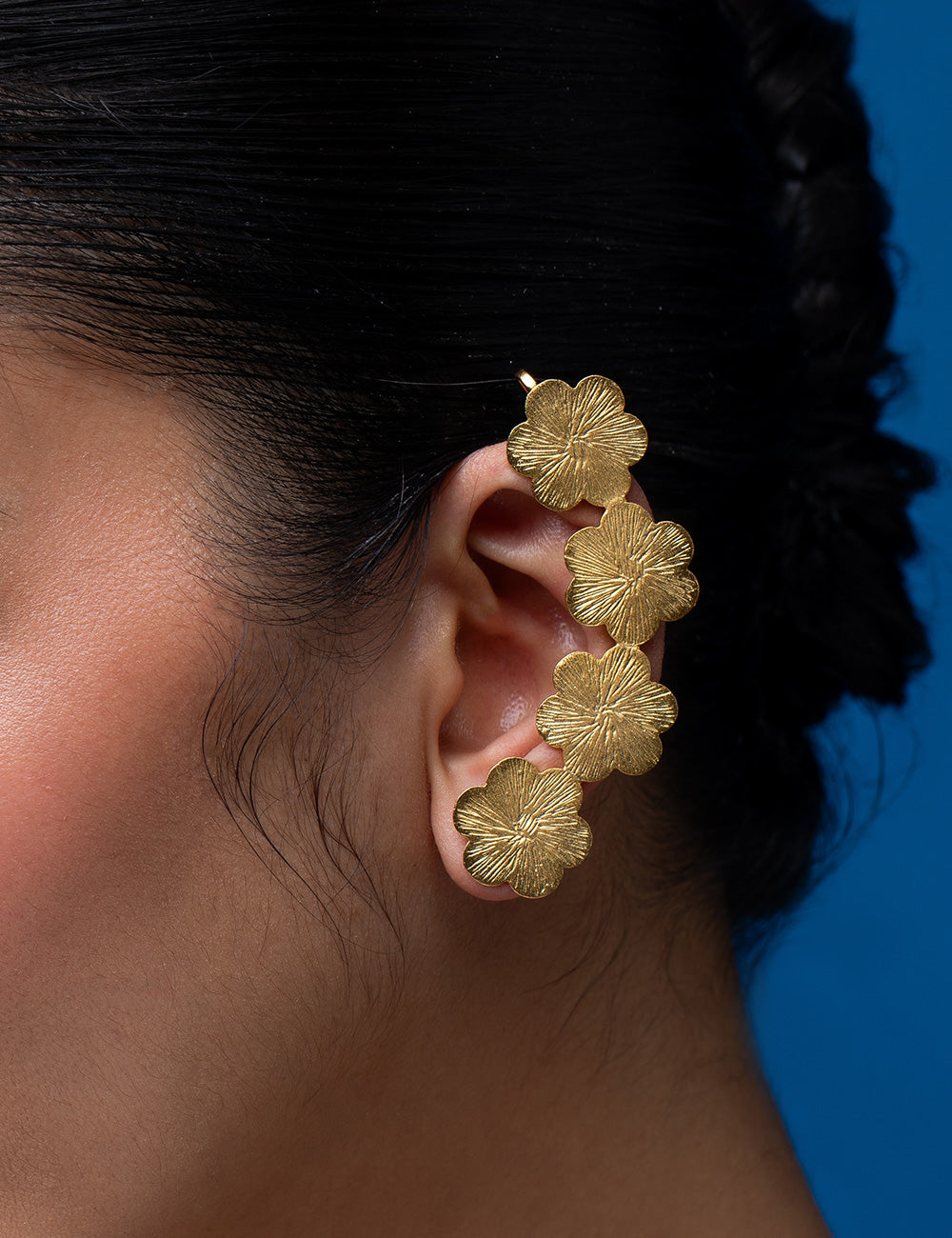 Golden Flower Carved Ear Cuff - Gold