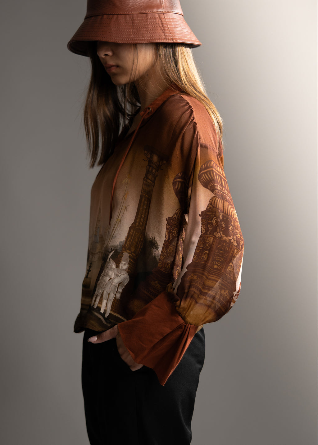 COURTROOM TOP