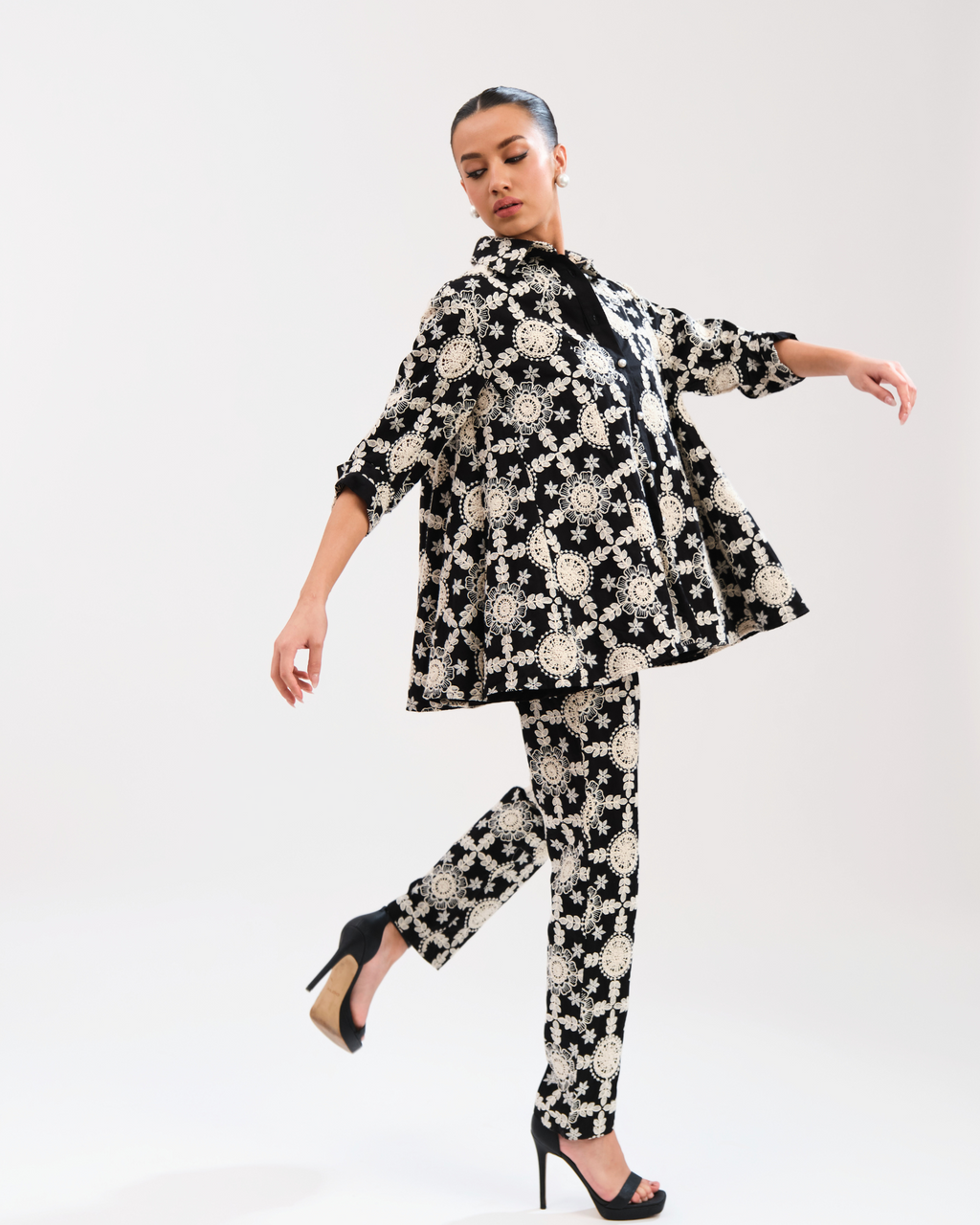 Jenny Flower Cut Pants