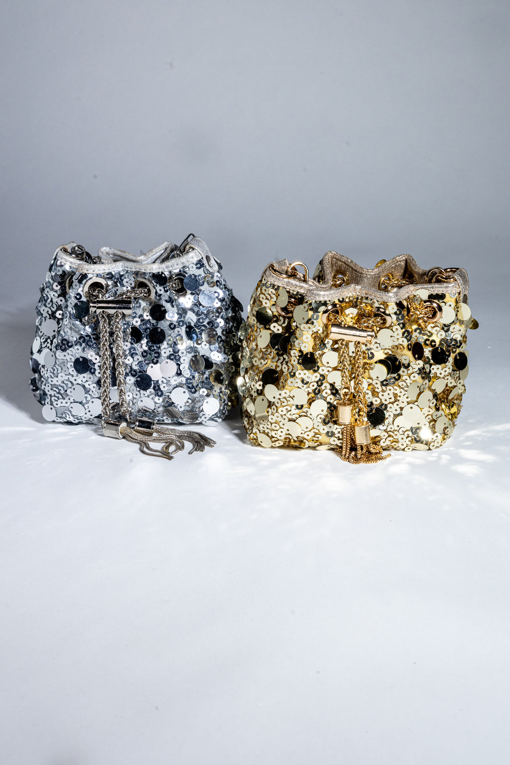 Aura bucket bag gold