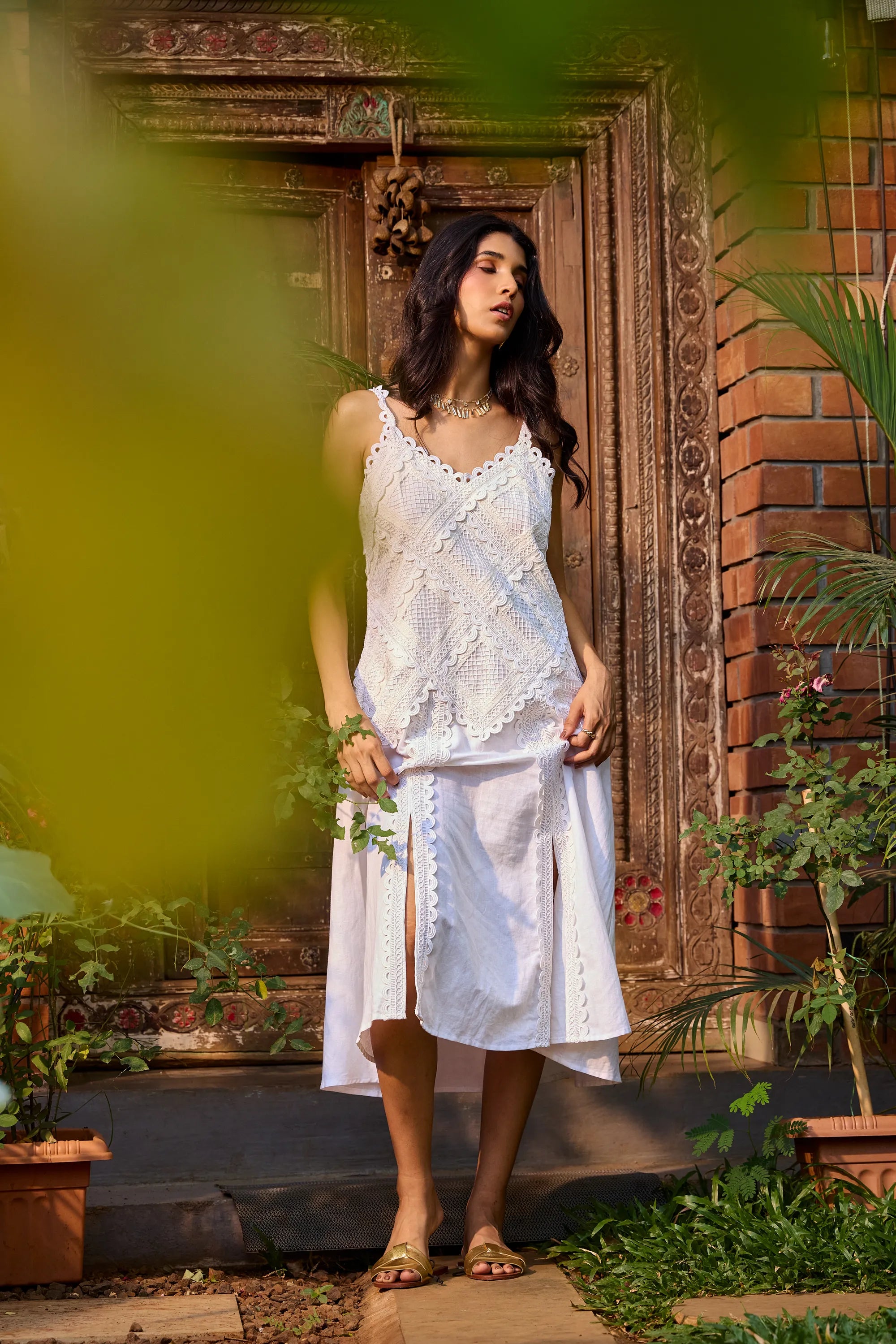 Vestido midi de encaje color marfil