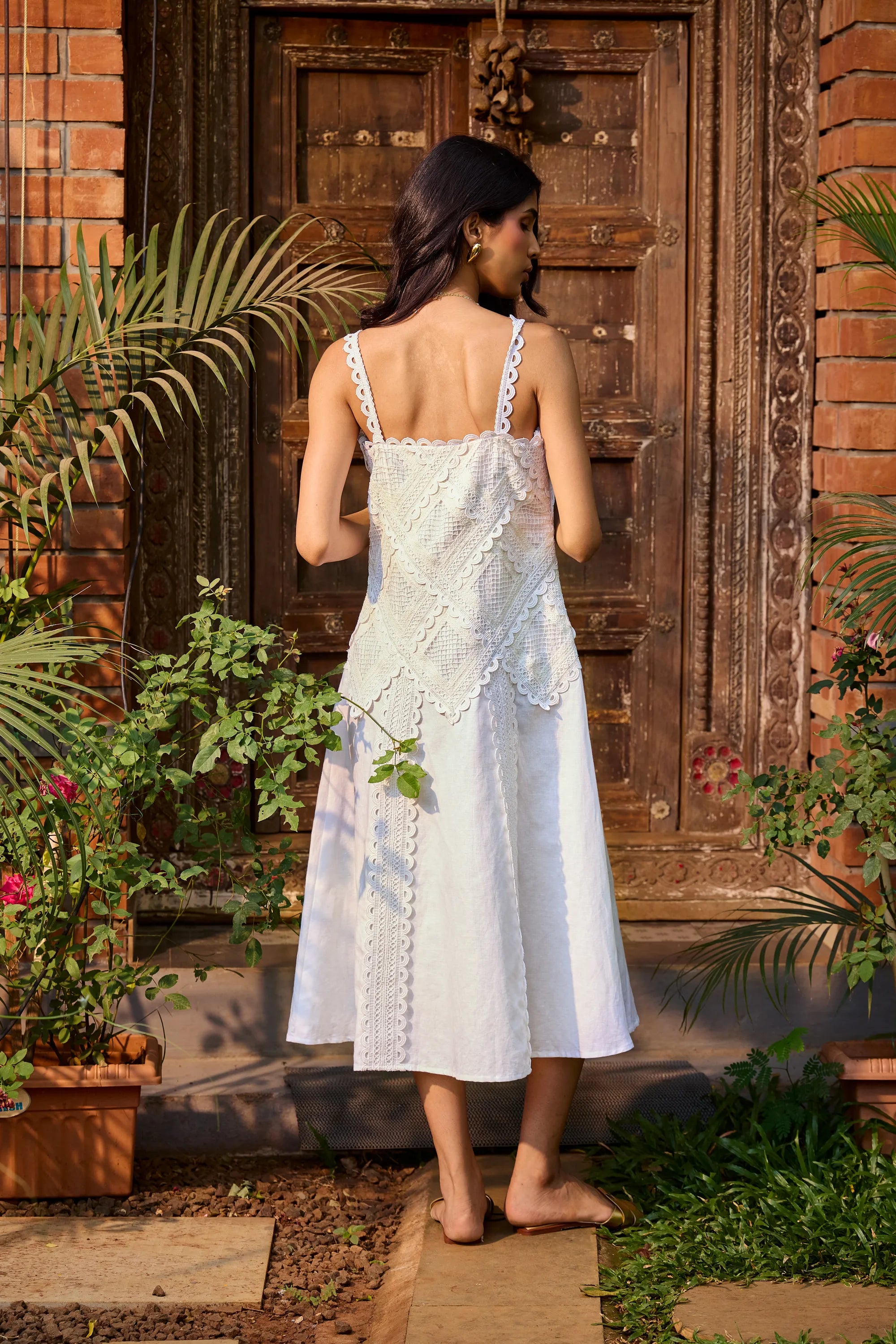 Vestido midi de encaje color marfil