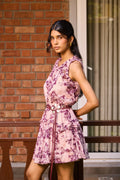 Vestido Corto de Encaje Ciruela
