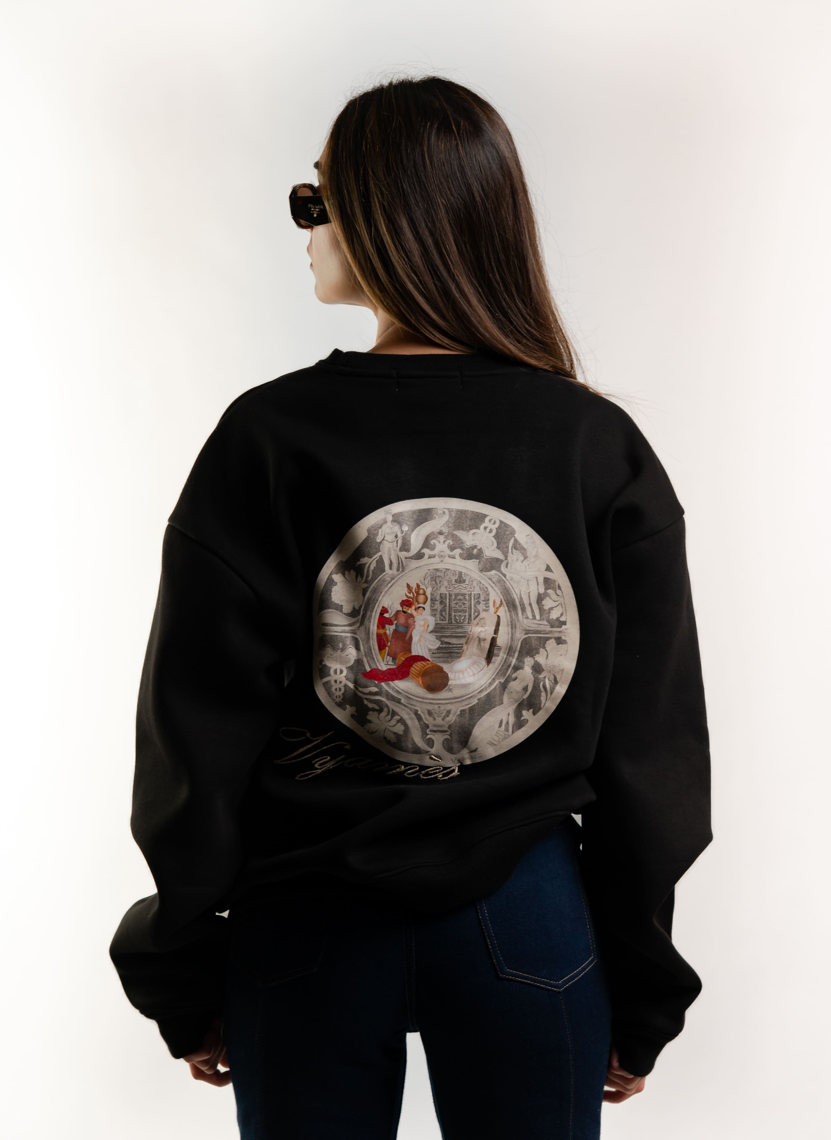 Noir vault classic premium sweatshirt