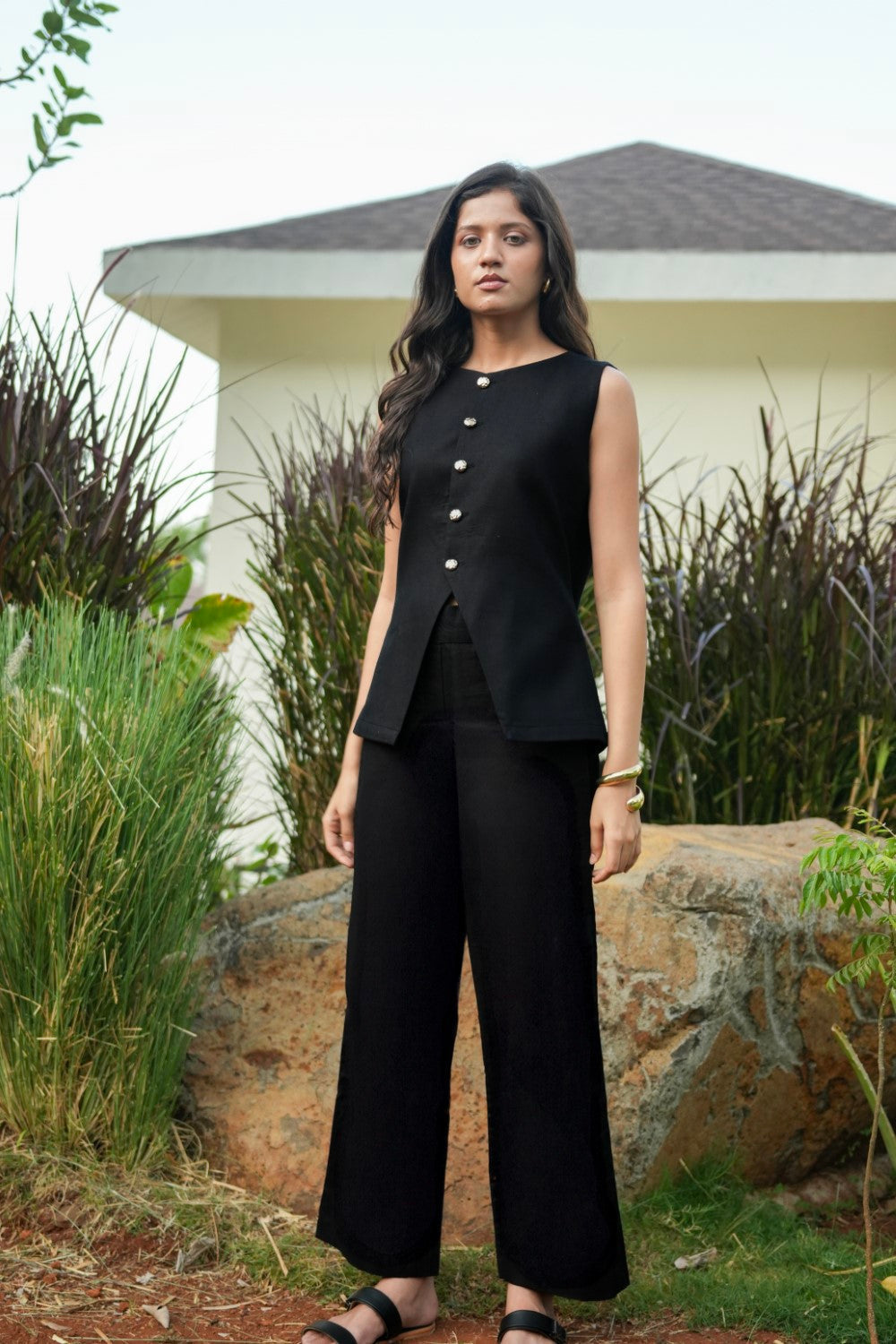 Noir Vest – Charcoal Black