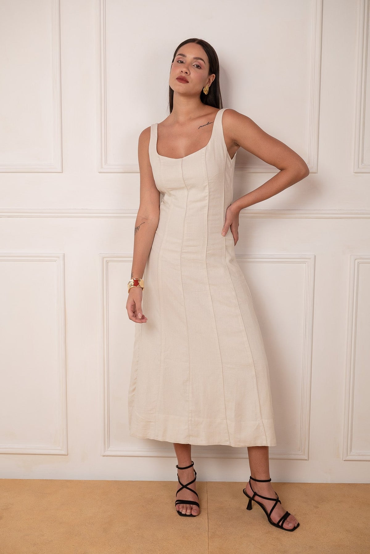 Oyster Line Midi Dress