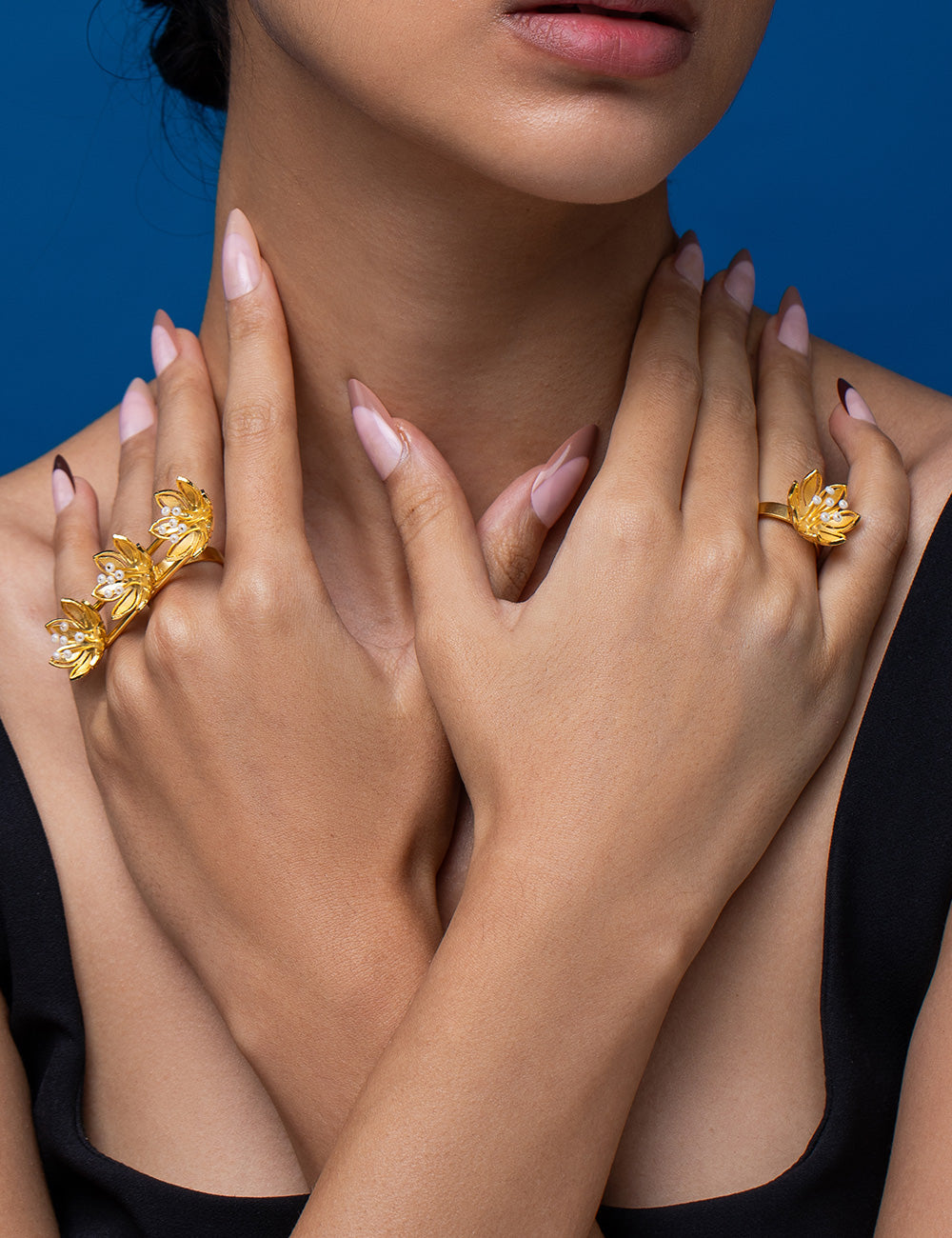Pearly Golden Flower Three Finger Ring - Gold