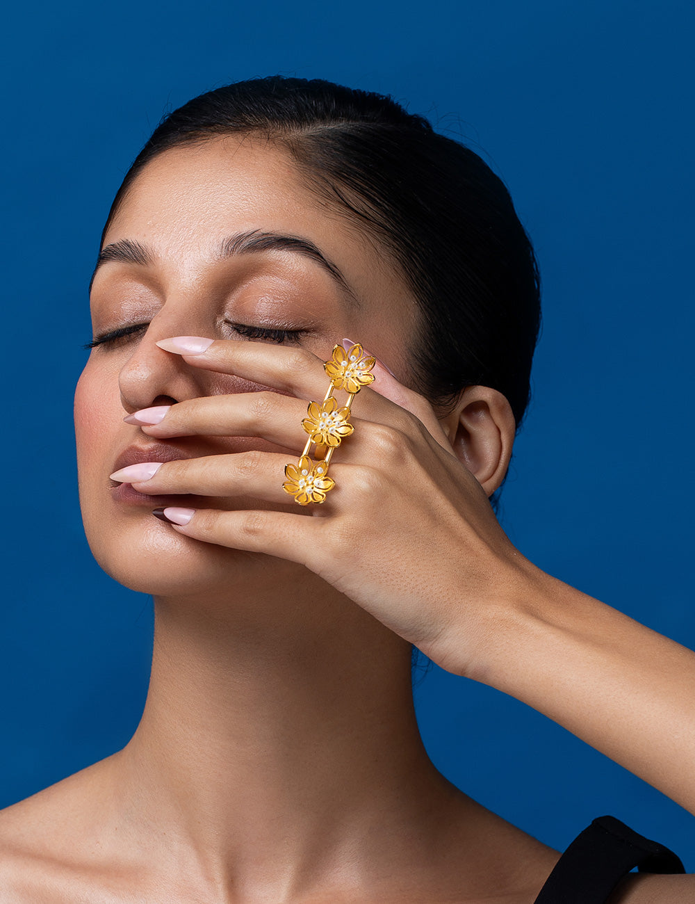 Pearly Golden Flower Three Finger Ring - Gold