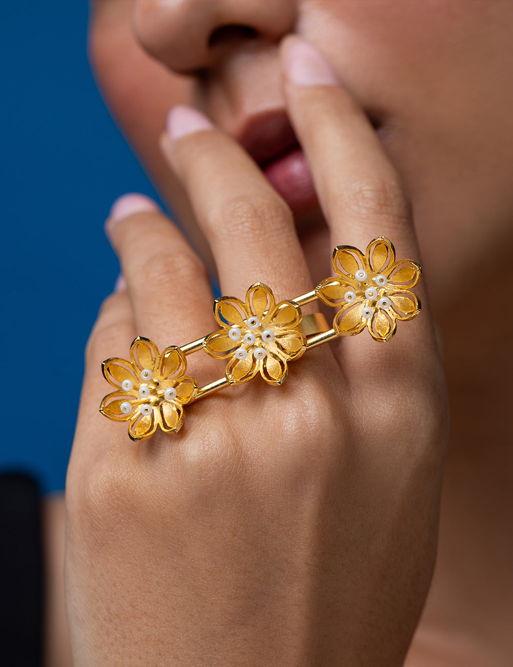 Pearly Golden Flower Three Finger Ring - Gold