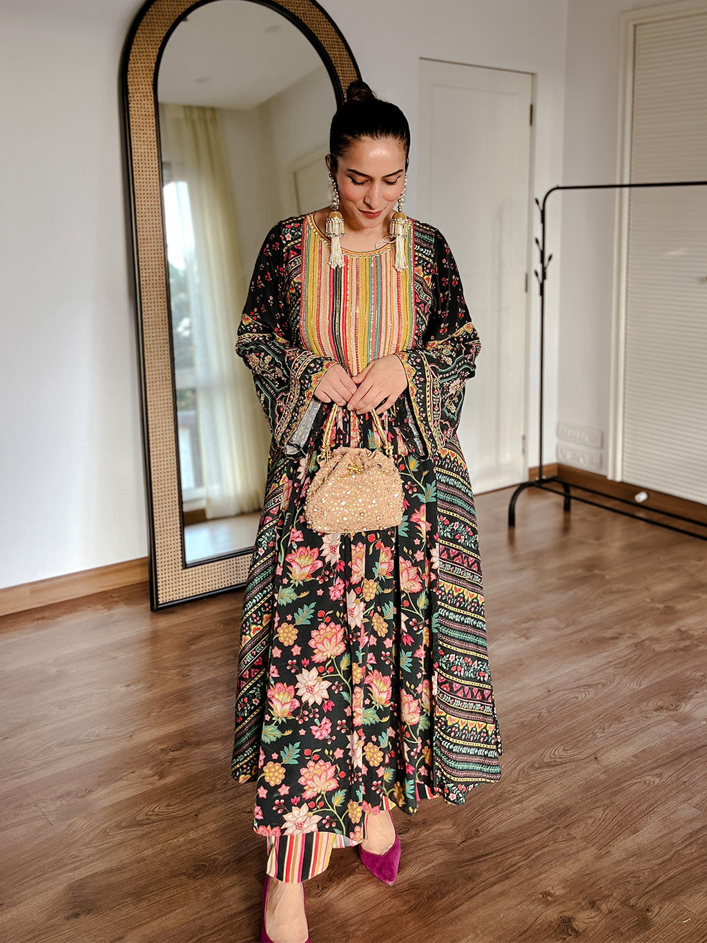 Starry Bucket Bag in Gold
