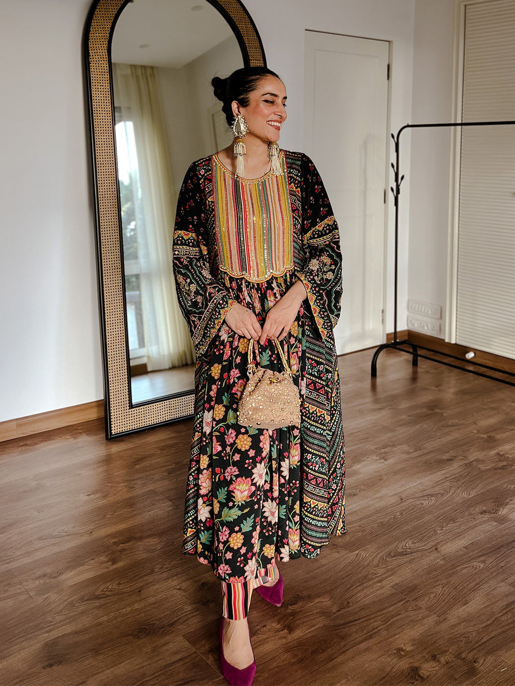 Starry Bucket Bag in Gold