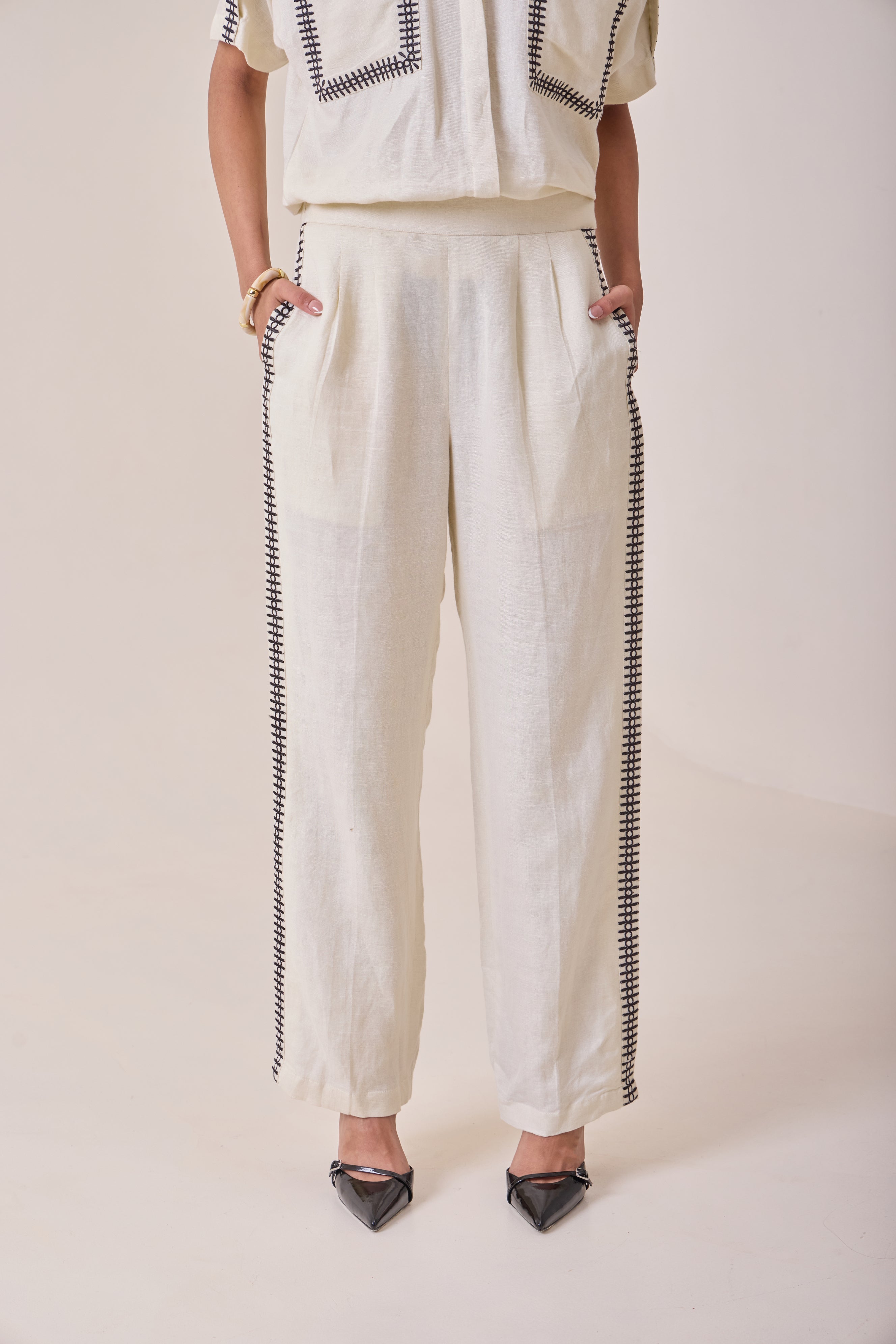 Linen Thread-Work Pants