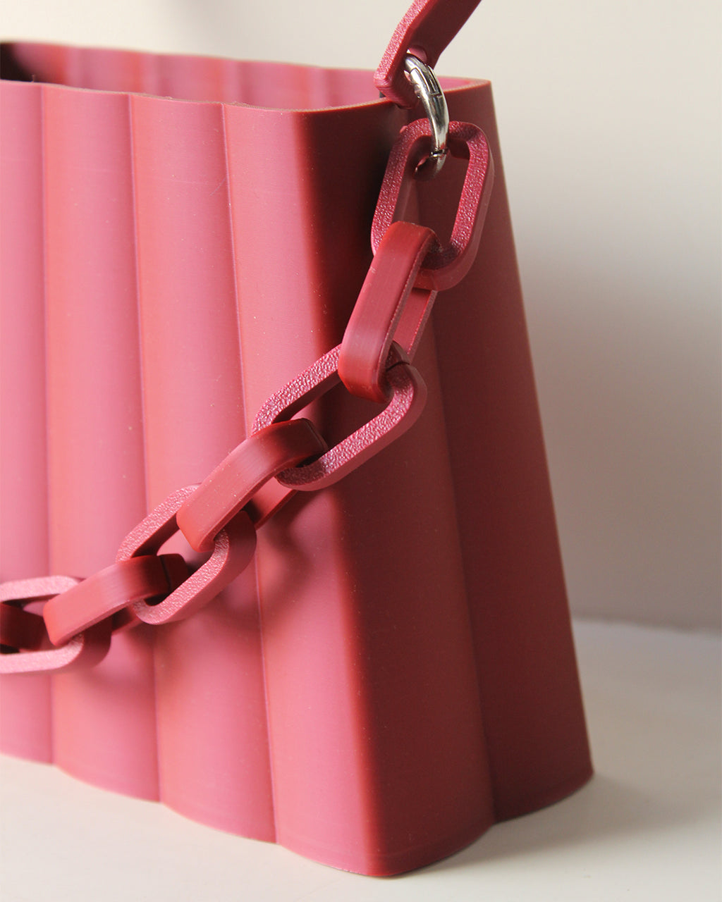 THE CURVE (IMPERIAL RED)
