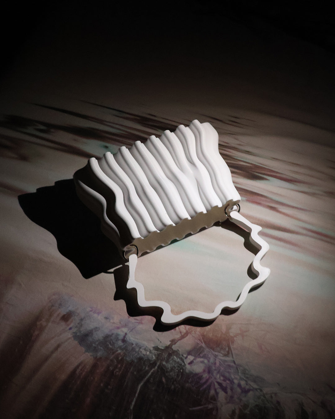 THE WAVE (White)