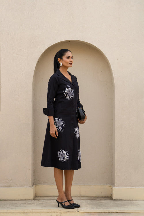 Vestido Noir Espiral Celestial